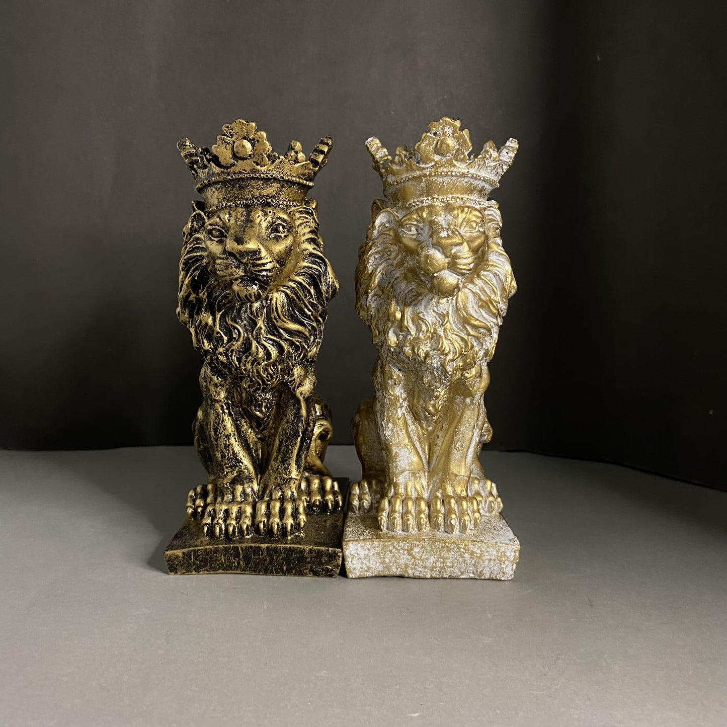 Royal Lion Statue With Corwn (Pakistan Made)
